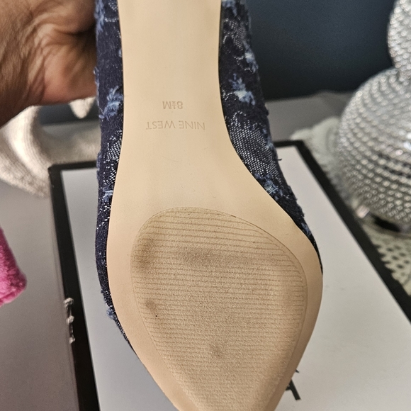 Shoes (Heels) - Picture 10 of 11